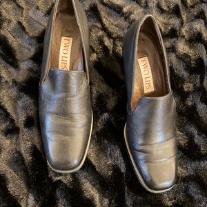 Two Lips Women’s Black Leather Strada size 7M 2 Inch Block Heel